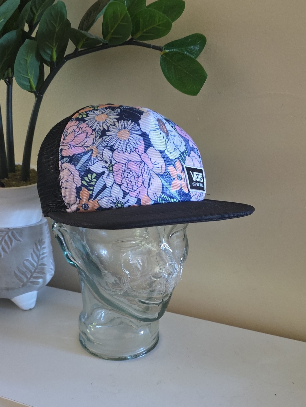 VANS NWOT Beach Bound II Trucker Hat - Women's O/S